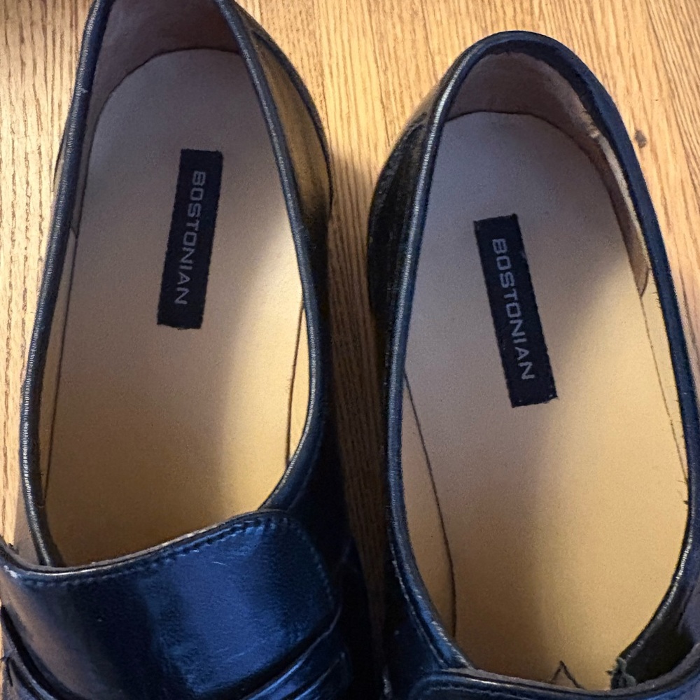 Bostonian Black Leather Loafers for Men - Picture 5 of 8